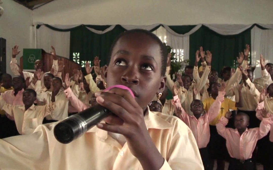 Coral gospel de crianças na Tanzania