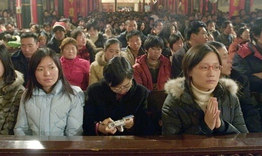 Policiais prendem fieis na China, alegando culto como atividade religiosa ilegal