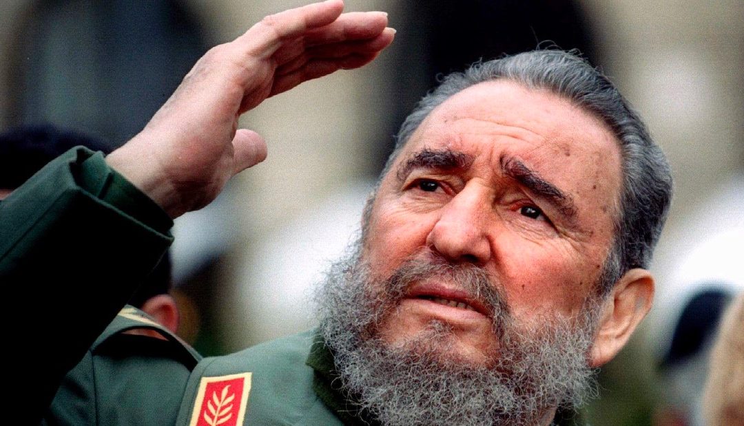 Morre Fidel Castro, ex-presidente de Cuba, aos 90 anos.