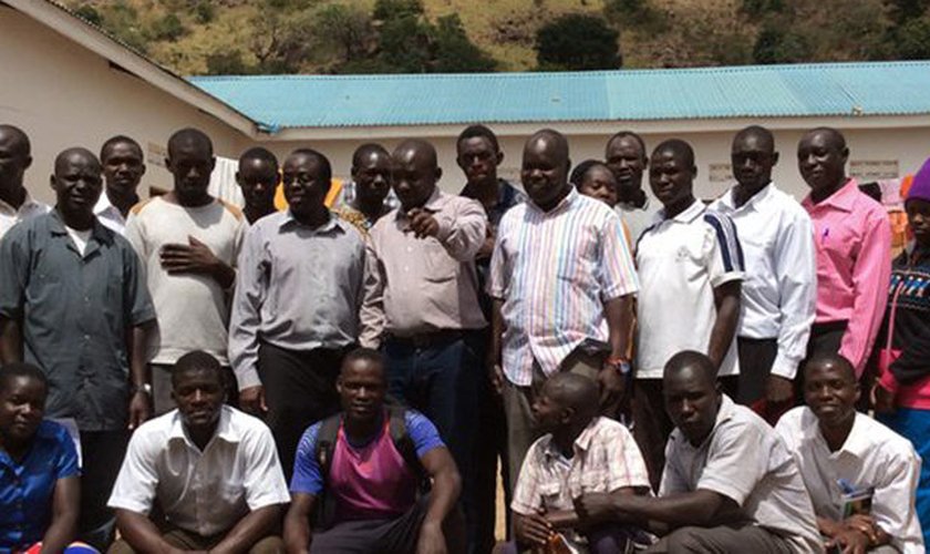 Mais de 250 pessoas são batizadas em campanha missionária, na Uganda