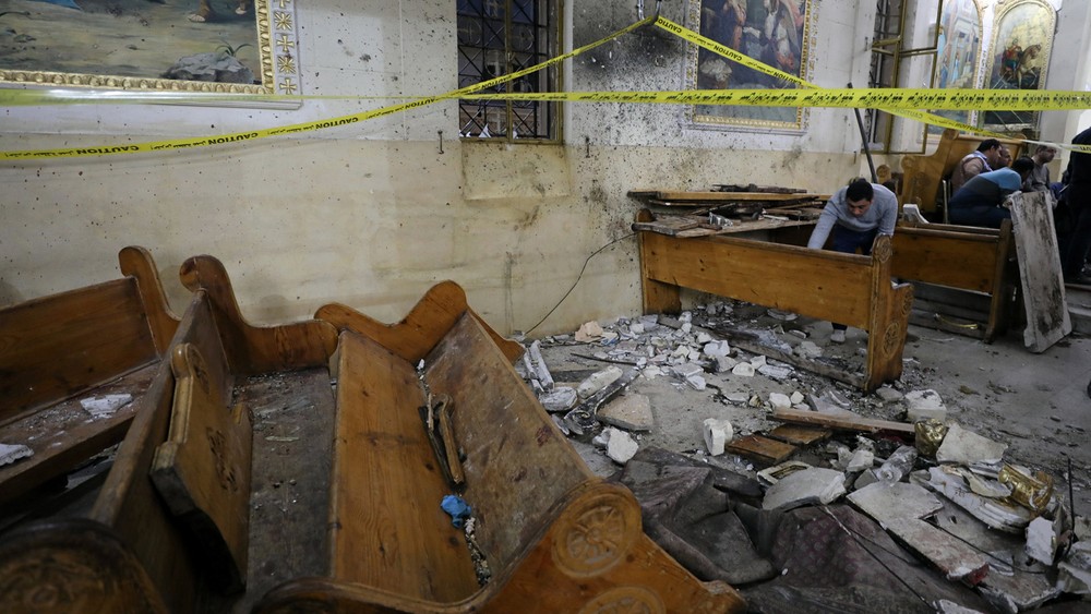 Duas igrejas cristãs são atacadas no Egito, e deixa dezenas de mortos