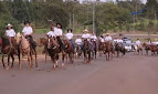 Cowboys evangelizam a cavalo, no interior do Paraná