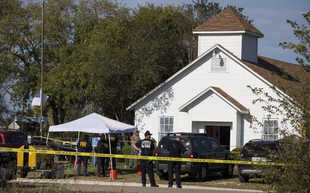 Escritor cristão analisa tiroteio em igreja Batista do Texas como guerra espiritual