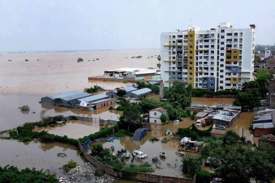 Ore pelo Norte da Índia! Enchentes já provocaram mais de 100 mortes